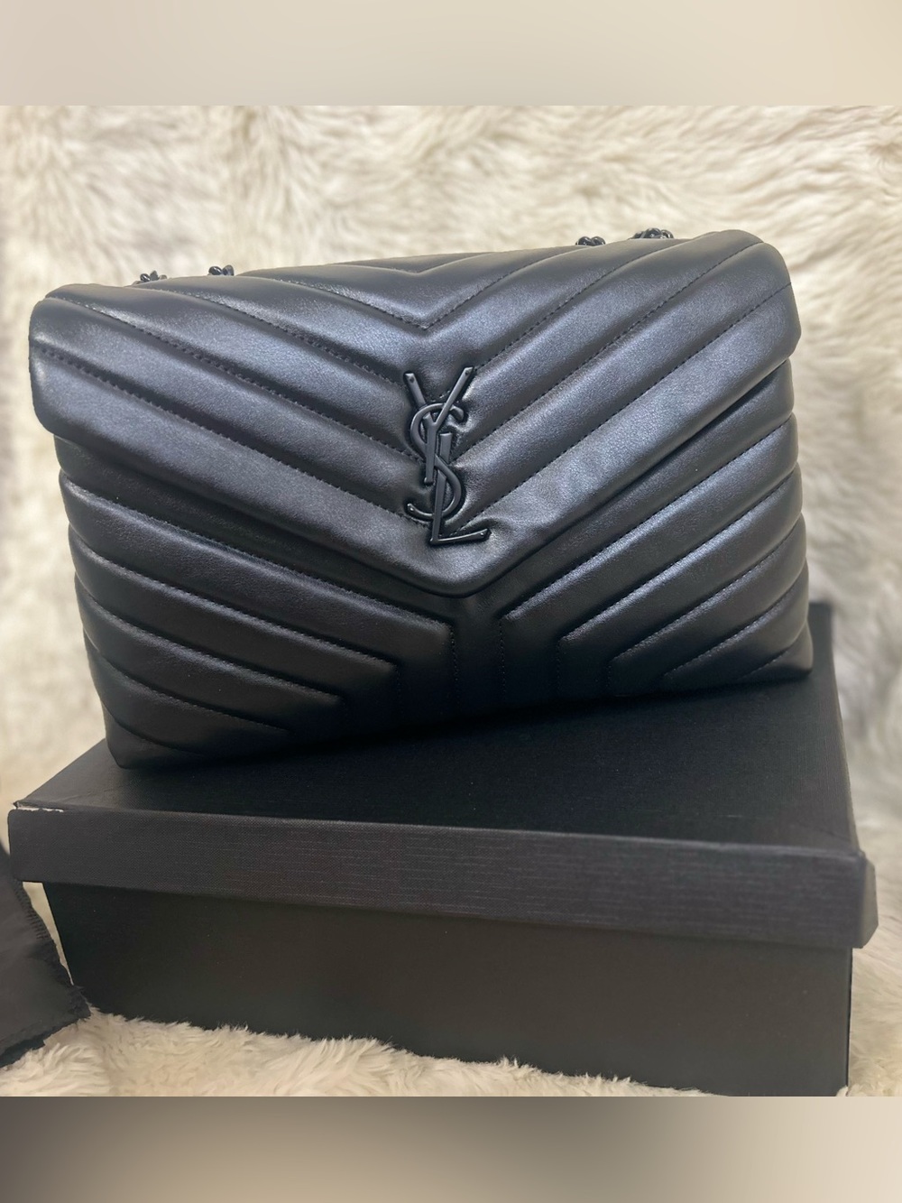 Chevron Leather Shoulder Bag - Black